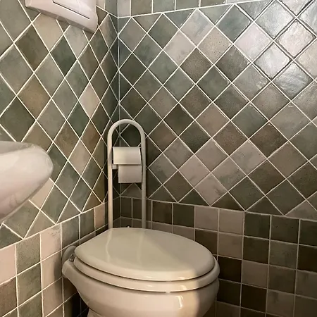 Βίλα Big Zan01/02 · 4 Bedrooms · 16 Beds · 4 B